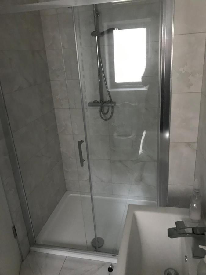 1 Luxurious Room In Family Home Killarney Buitenkant foto